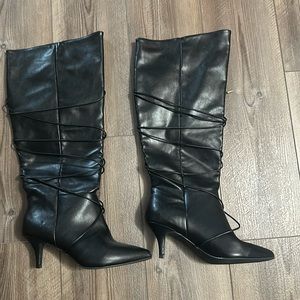 Black knee heel boots (heel height is 1-2 inches)